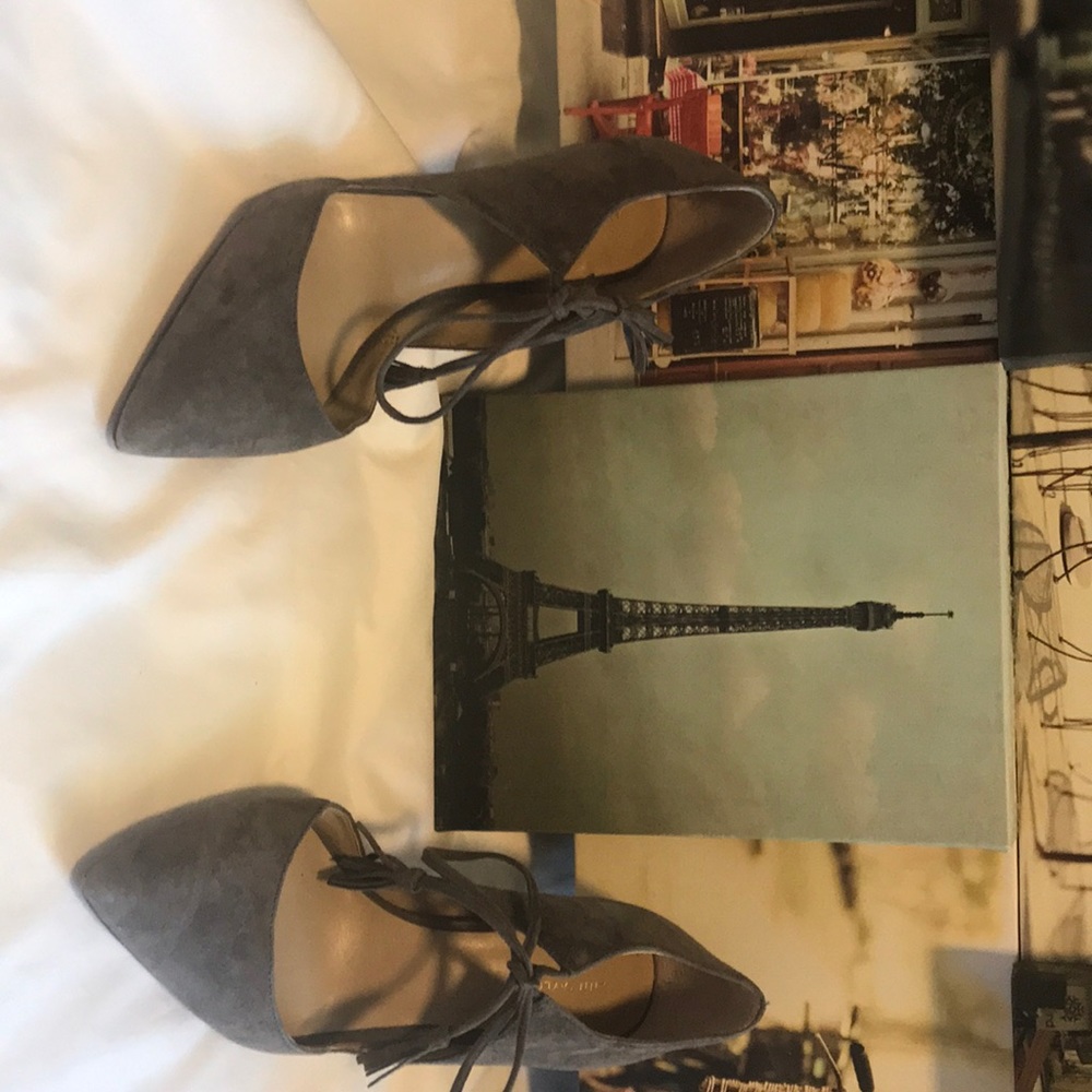 Ann Taylor Suede Tie Pump